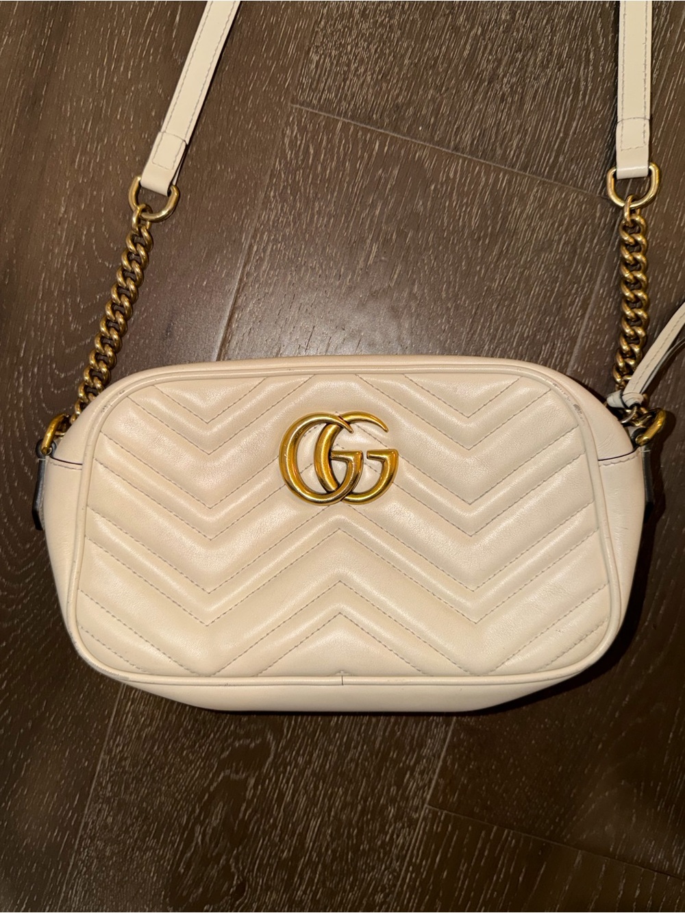GG Marmont small camera bag in Cream